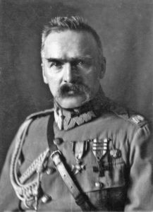 Józef-Piłsudski-217x300